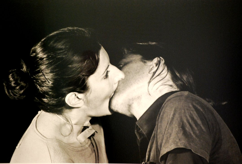 abramovic-ulaj-breathing-in-breathing-out_1977