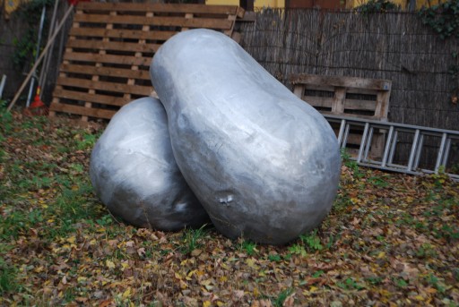 "Potatoes", sculptures in open spac3 (BMUKK Prater studios' garden)