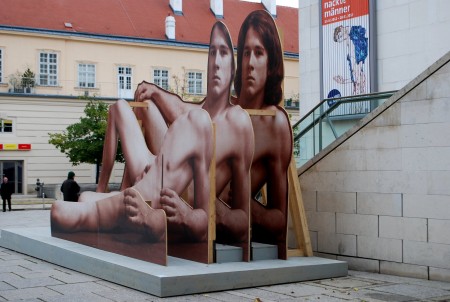 Instalacija Ilse Haider "Mr. Big" ispred Leopold muzeja 2012, Foto: Marina Richter